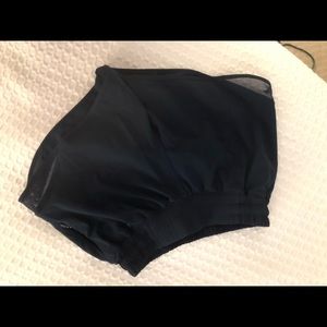 Lulu lemon size 4 shorts